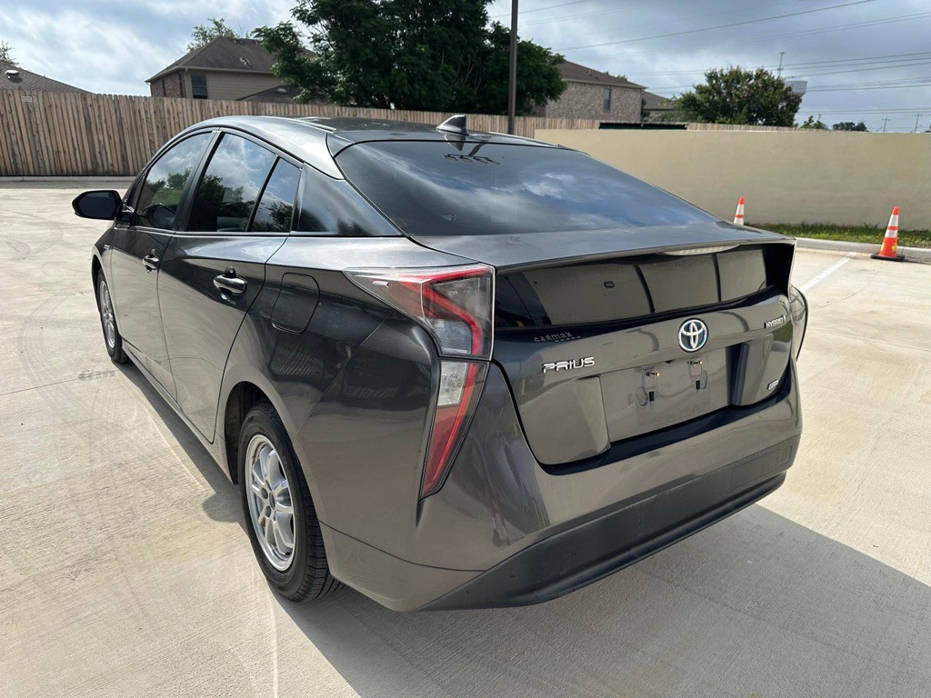 2016 Toyota Prius Image 4