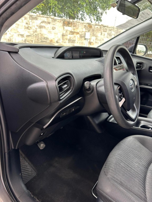 2016 Toyota Prius Image 15