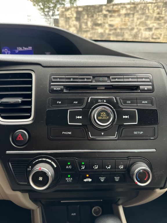 2015 Honda Civic Image 17