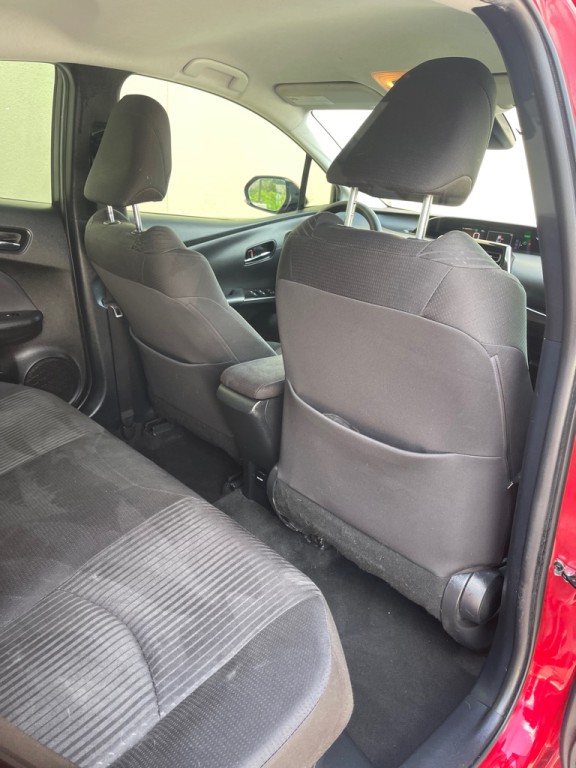 2017 Toyota Prius Image 11