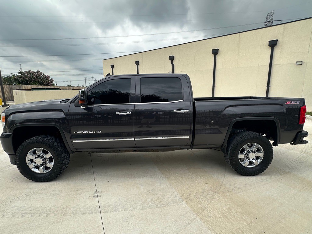 2015 GMC Sierra Image 2