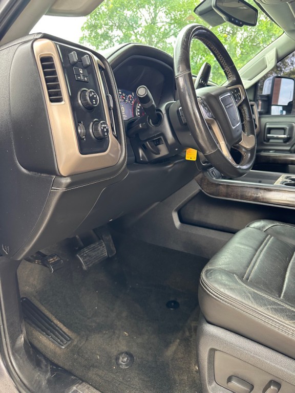 2015 GMC Sierra Image 16
