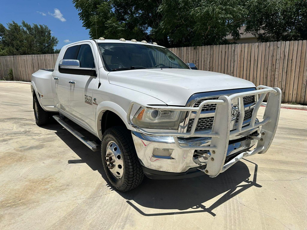 2015 RAM 3500 Image 2
