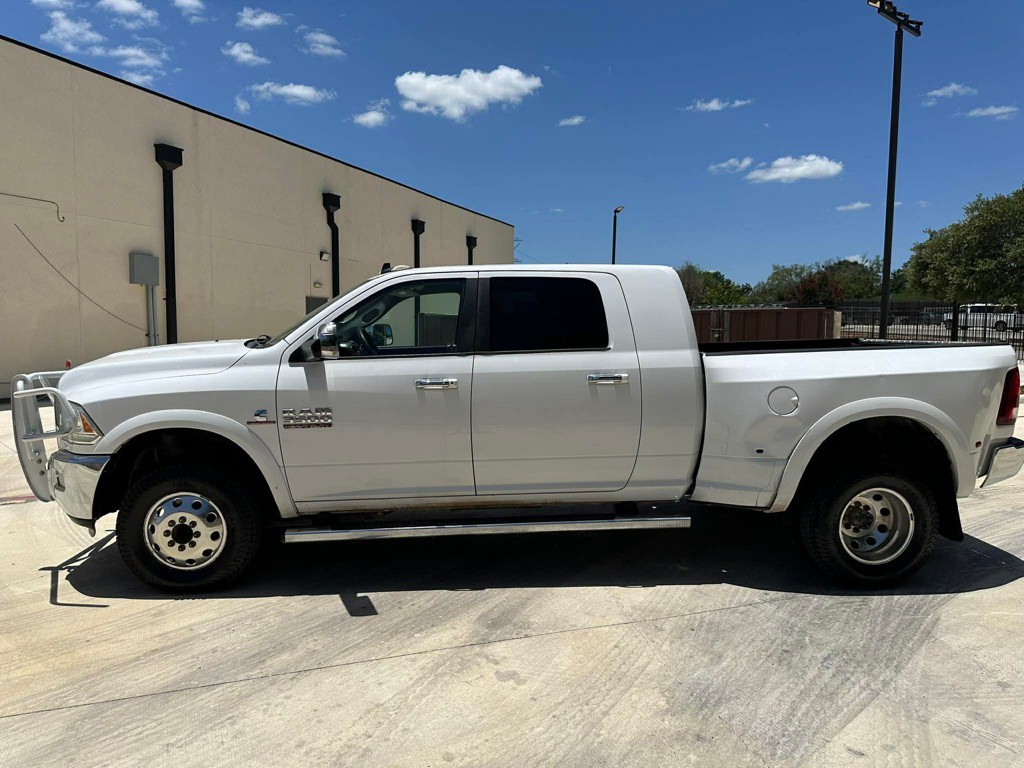2015 RAM 3500 Image 3
