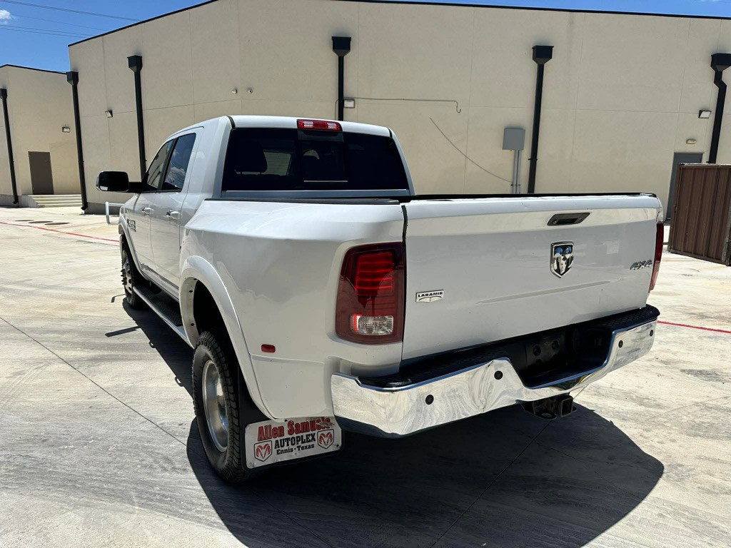 2015 RAM 3500 Image 6