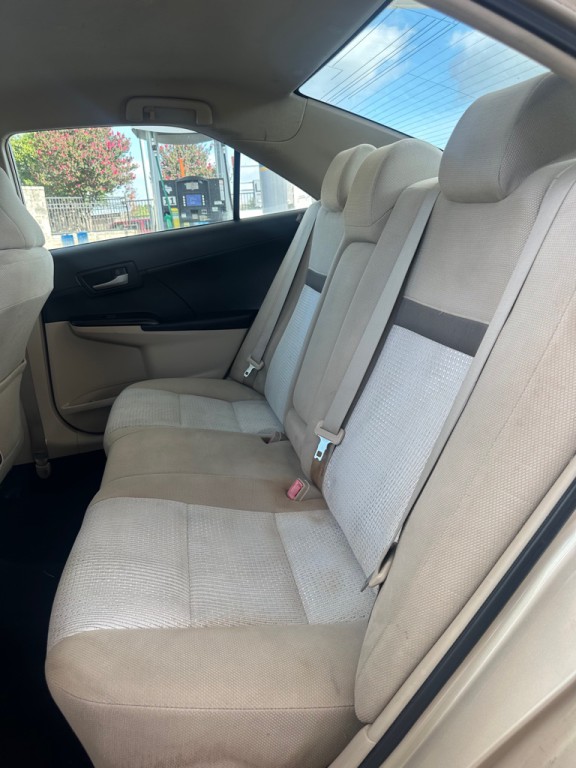 2012 Toyota Camry Image 8