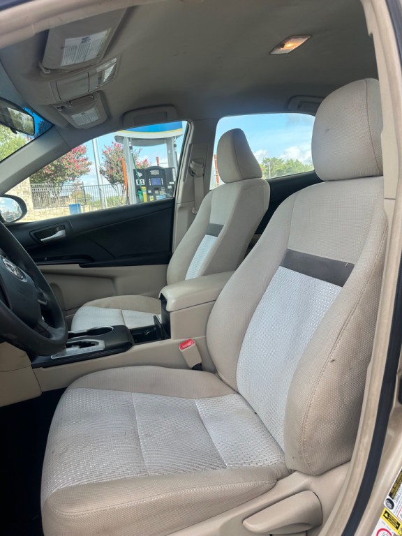 2012 Toyota Camry Image 14