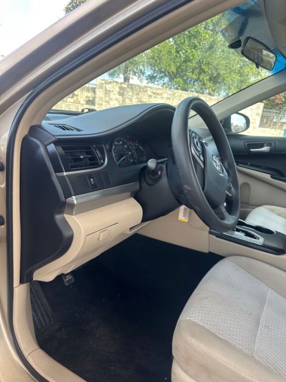 2012 Toyota Camry Image 15