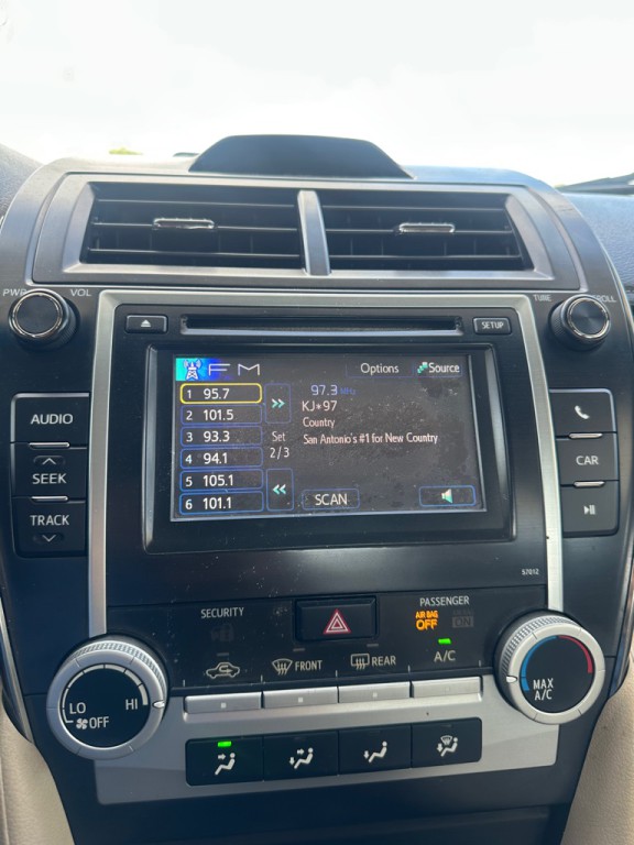 2012 Toyota Camry Image 16