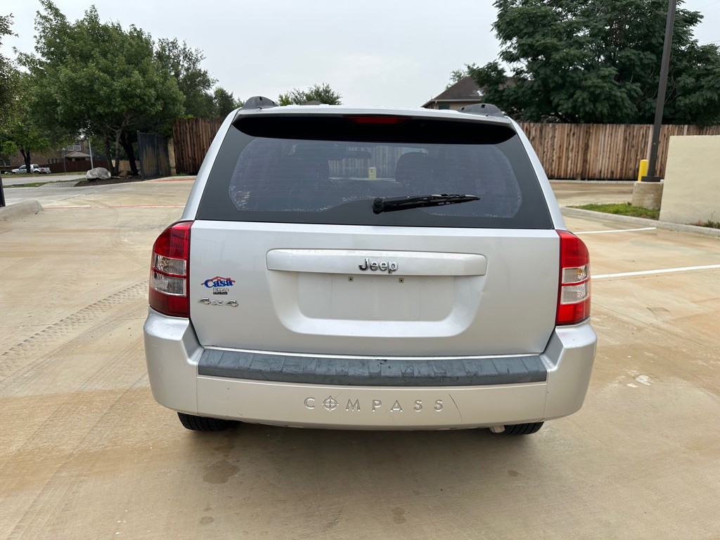 2010 Jeep Compass Image 4