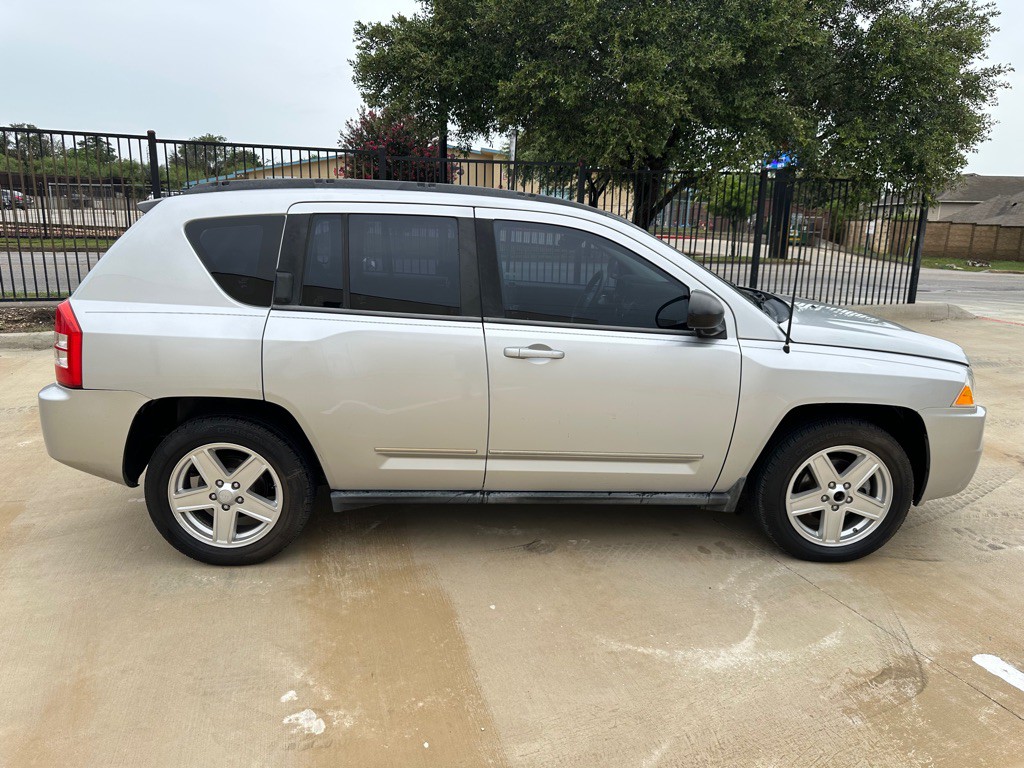 2010 Jeep Compass Image 6
