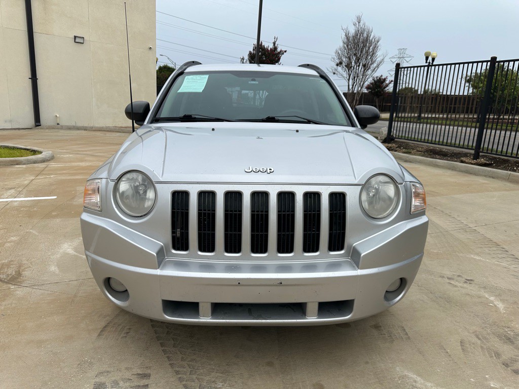 2010 Jeep Compass Image 8
