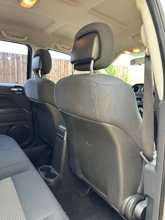 2010 Jeep Compass Image 12