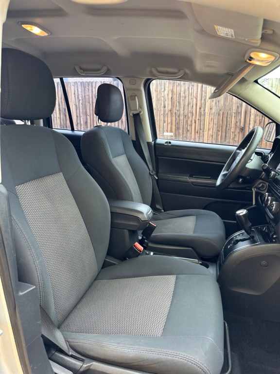 2010 Jeep Compass Image 13