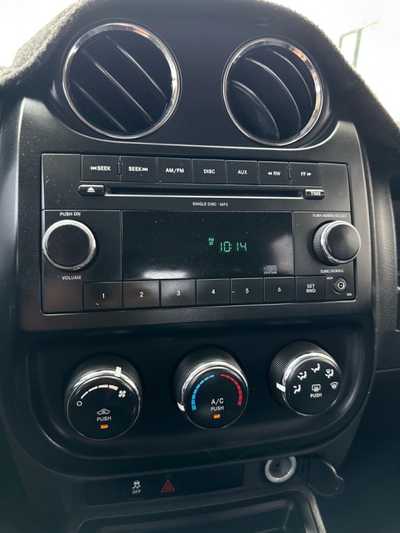 2010 Jeep Compass Image 17