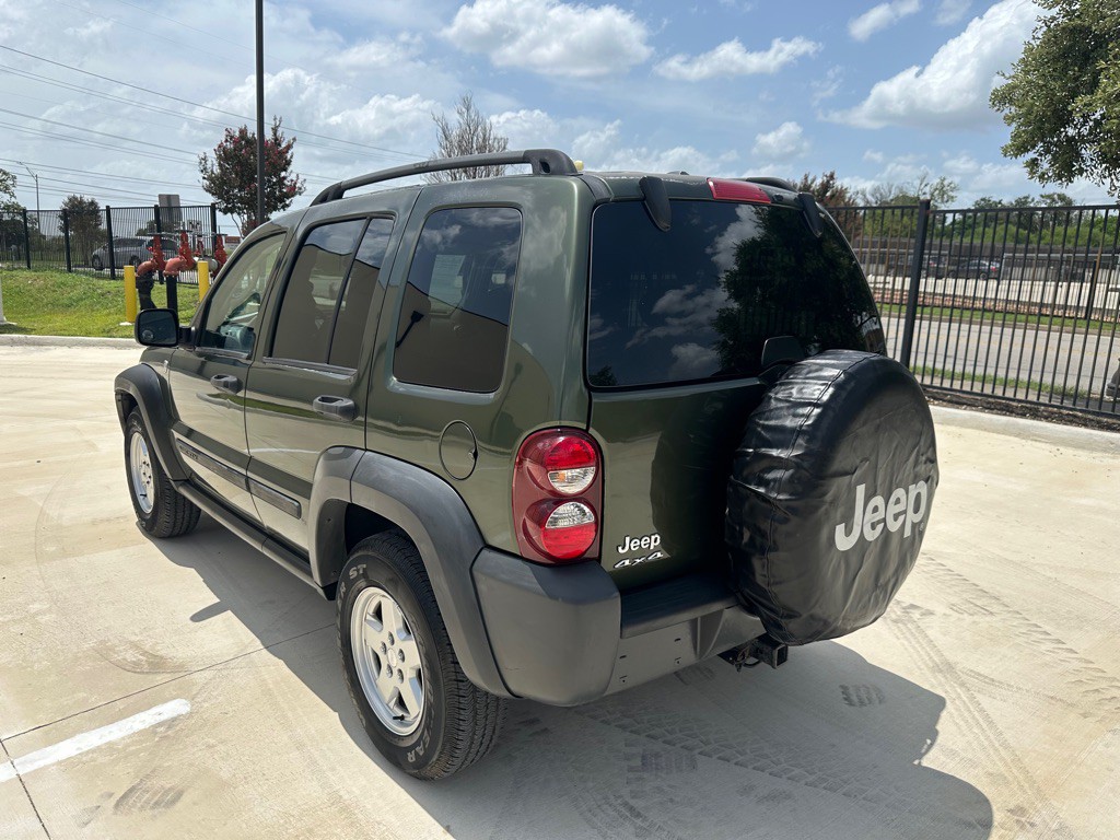 2007 Jeep Liberty Image 3