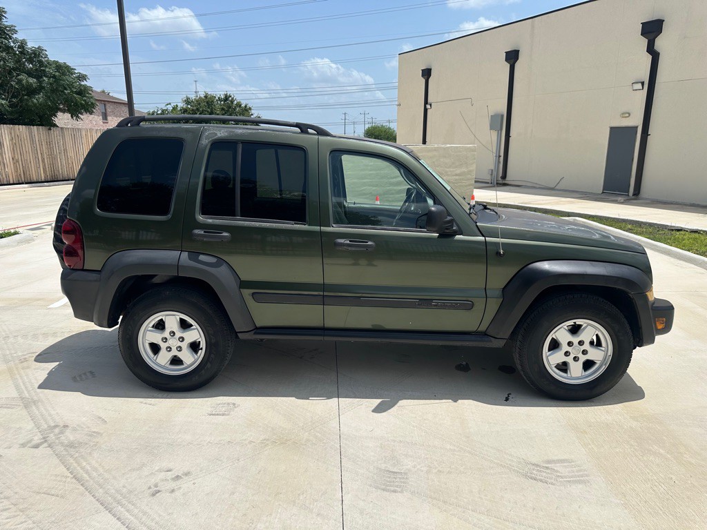 2007 Jeep Liberty Image 6