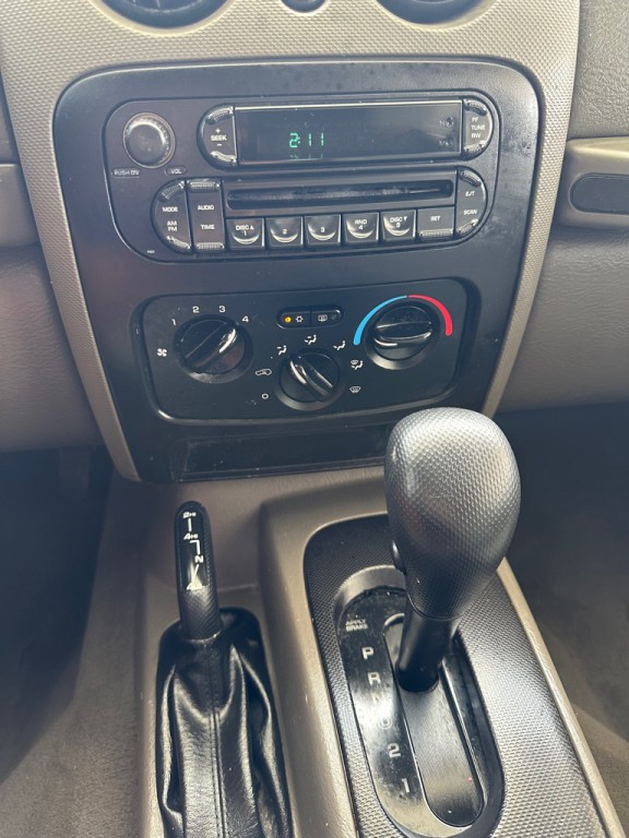 2007 Jeep Liberty Image 17
