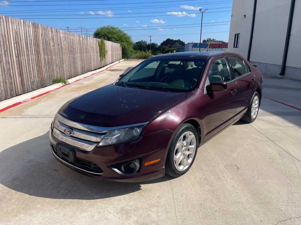 2011 Ford Fusion Image 2
