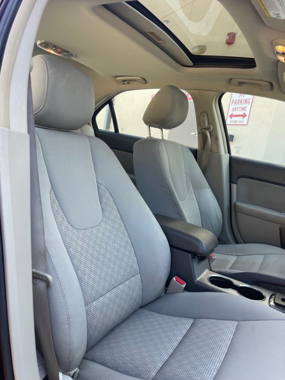 2011 Ford Fusion Image 12