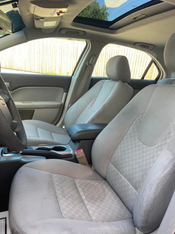 2011 Ford Fusion Image 24