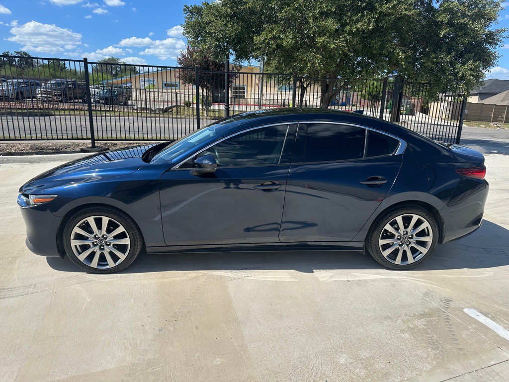 2022 Mazda Mazda3 Image 2