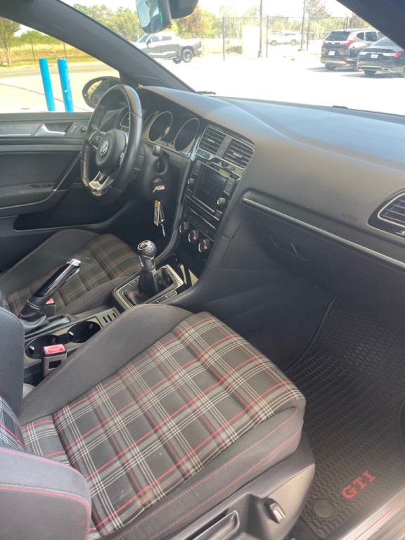 2019 Volkswagen GTI Image 14