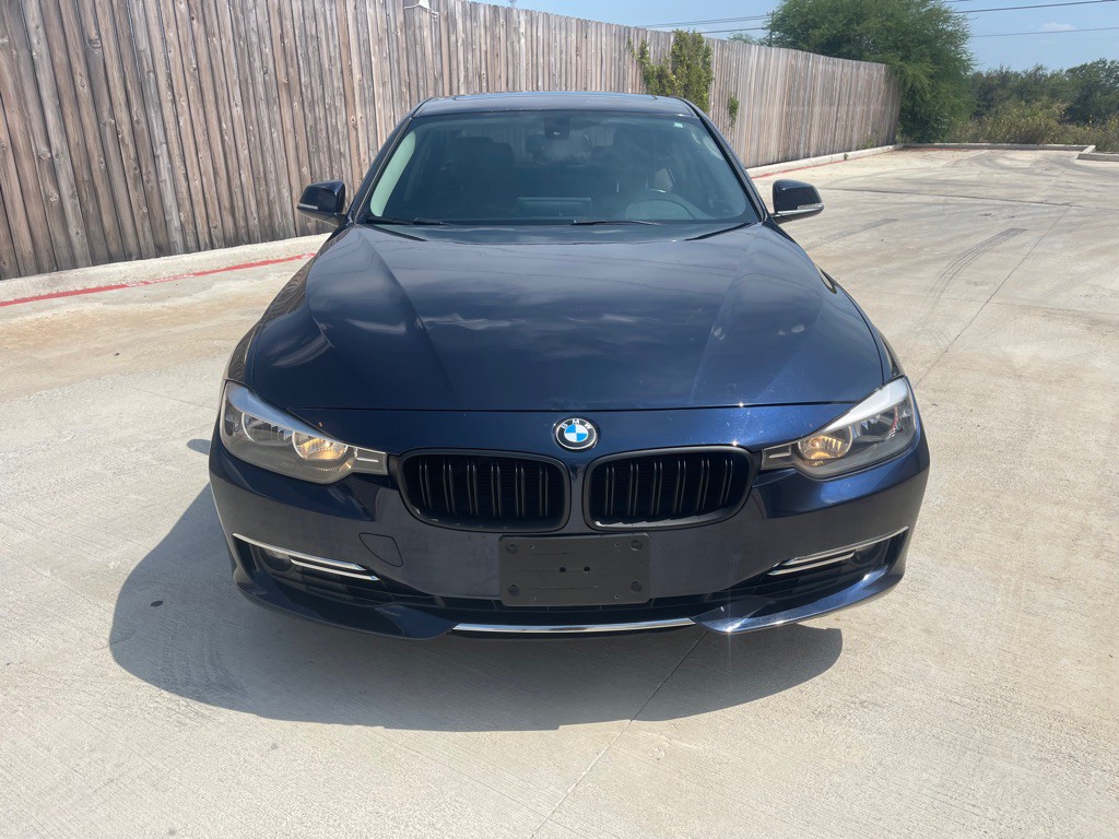 2014 BMW 3 Series Image 2