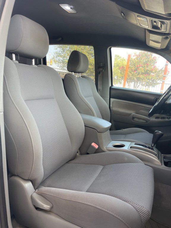 2005 Toyota Tacoma Image 12