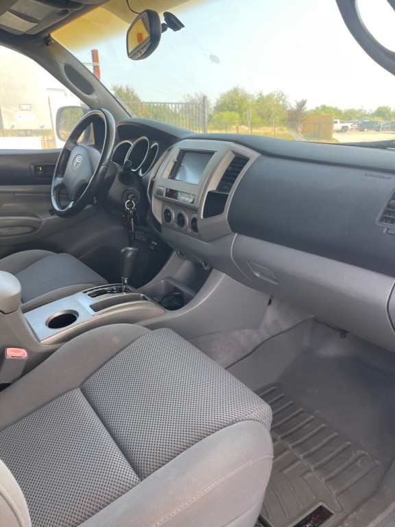 2005 Toyota Tacoma Image 13