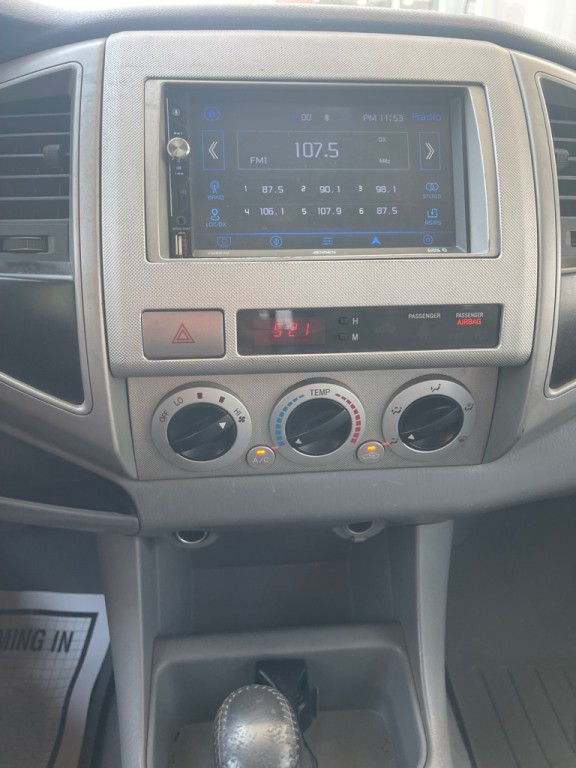 2005 Toyota Tacoma Image 16