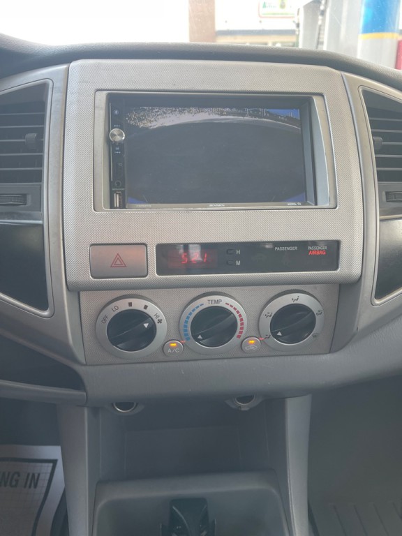 2005 Toyota Tacoma Image 17