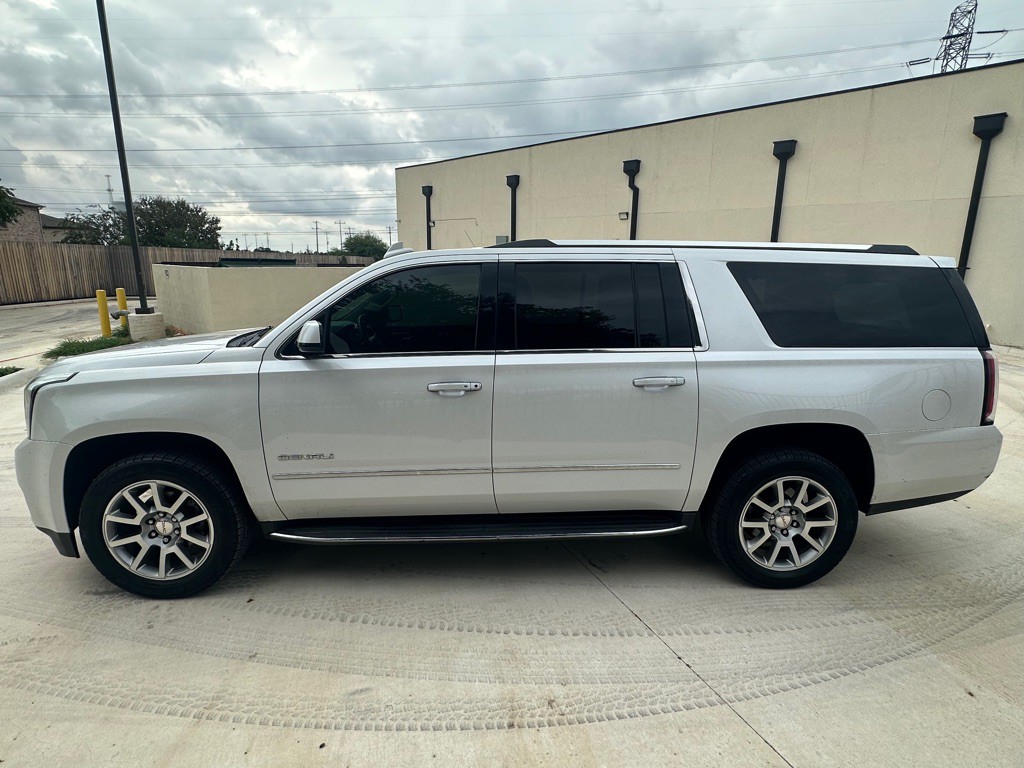 2018 GMC Yukon Image 2