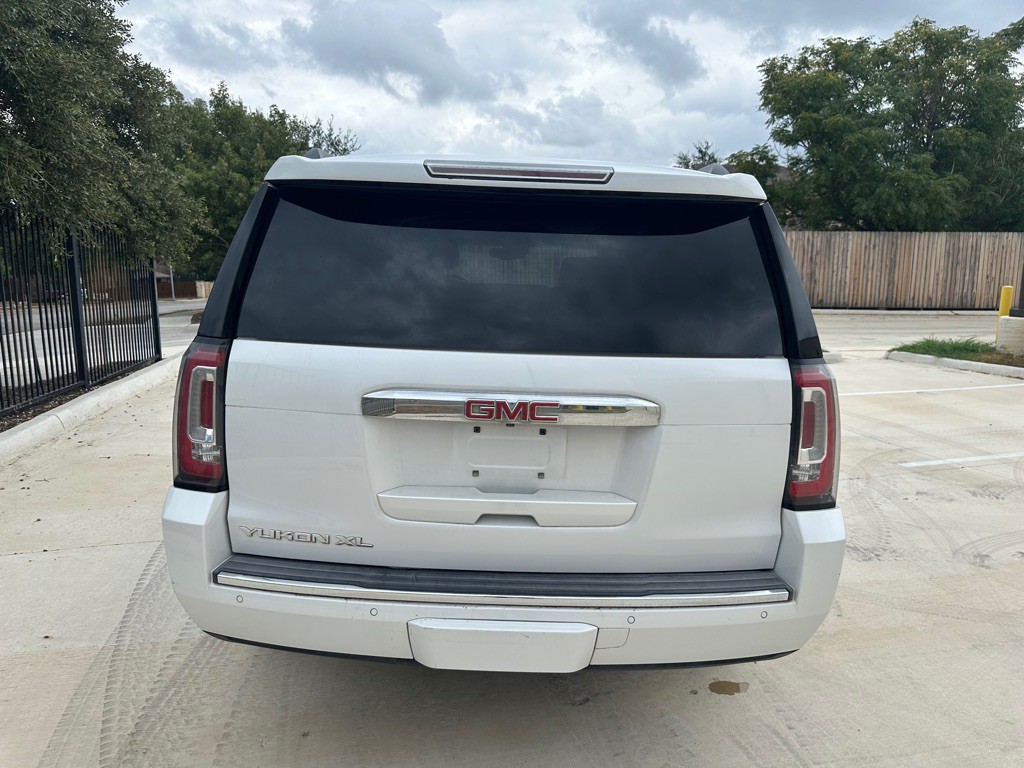 2018 GMC Yukon Image 4