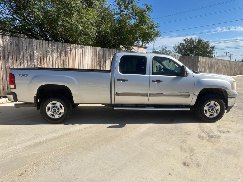 2011 GMC Sierra Image 3