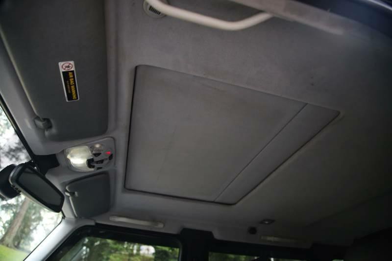 2003 Mercedes-Benz G-Class Image 25