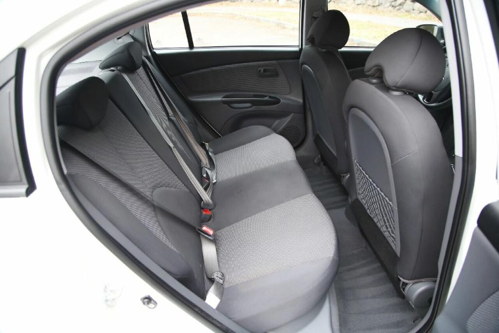 2010 Kia Rio Image 16