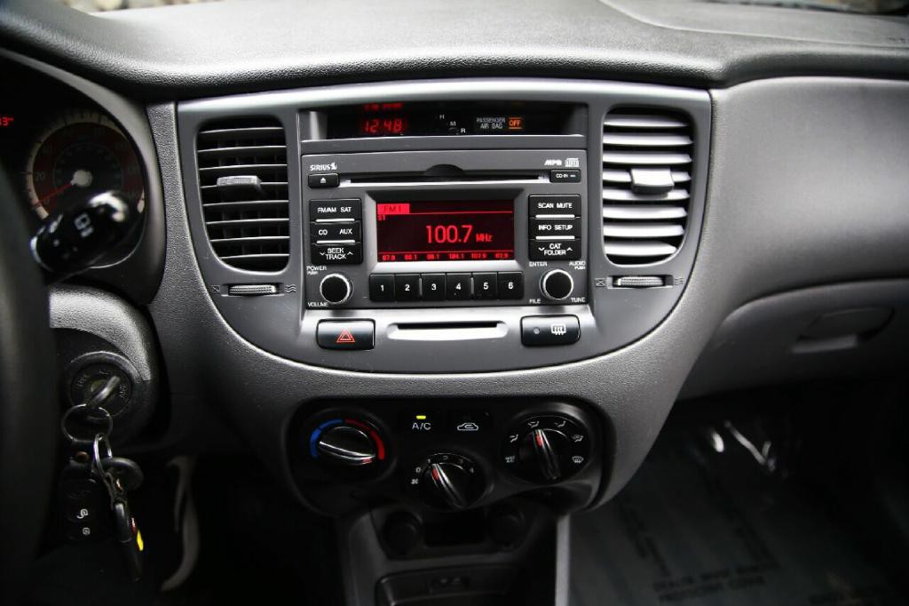 2010 Kia Rio Image 24
