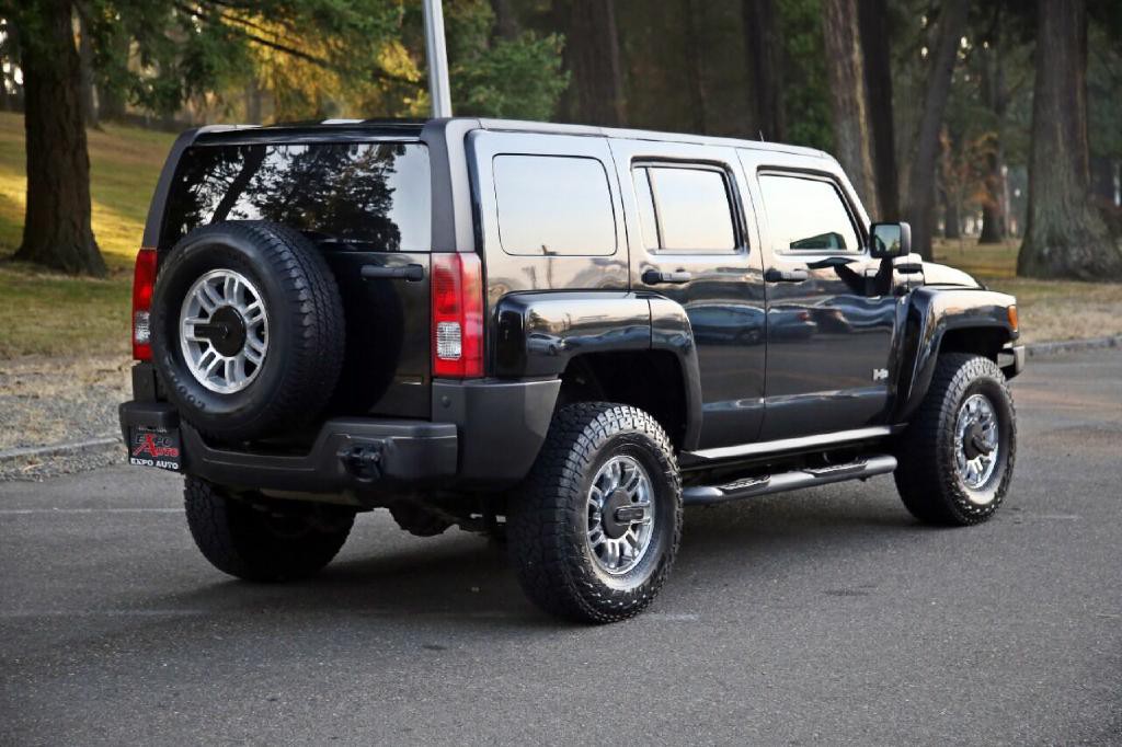 2007 HUMMER H3 Image 8