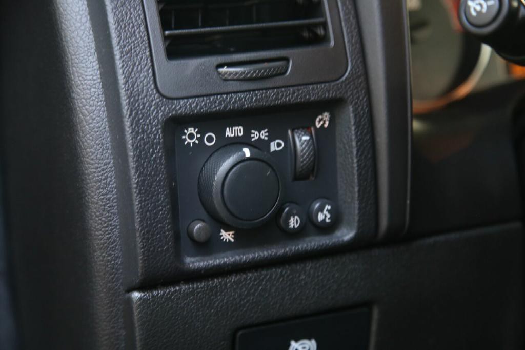 2007 HUMMER H3 Image 26