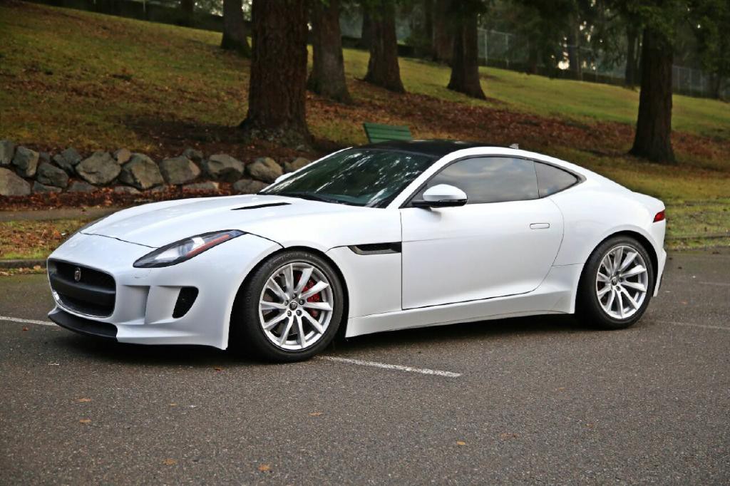 2017 Jaguar F-TYPE Image 3