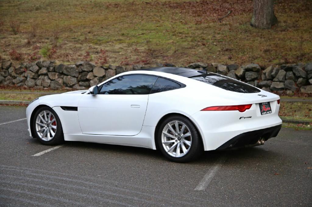 2017 Jaguar F-TYPE Image 5