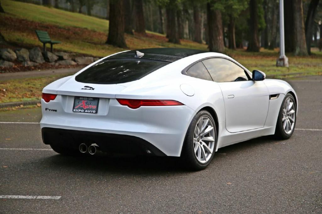 2017 Jaguar F-TYPE Image 8
