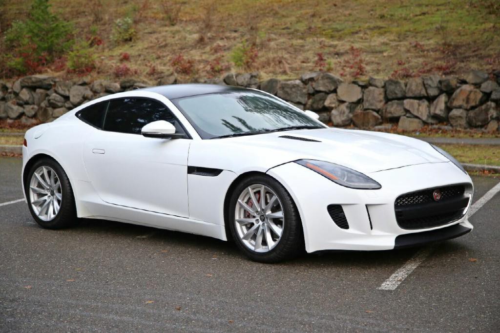 2017 Jaguar F-TYPE Image 11