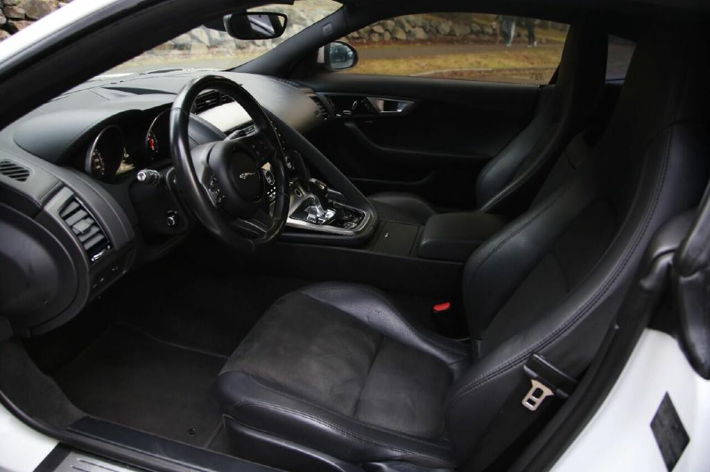 2017 Jaguar F-TYPE Image 14