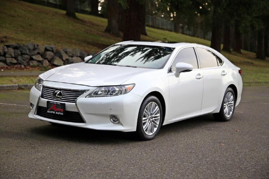 2015 Lexus ES 350 Image 2