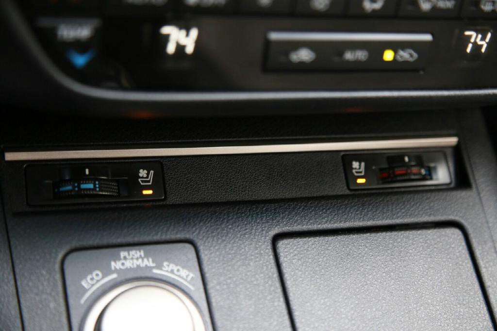 2015 Lexus ES 350 Image 23
