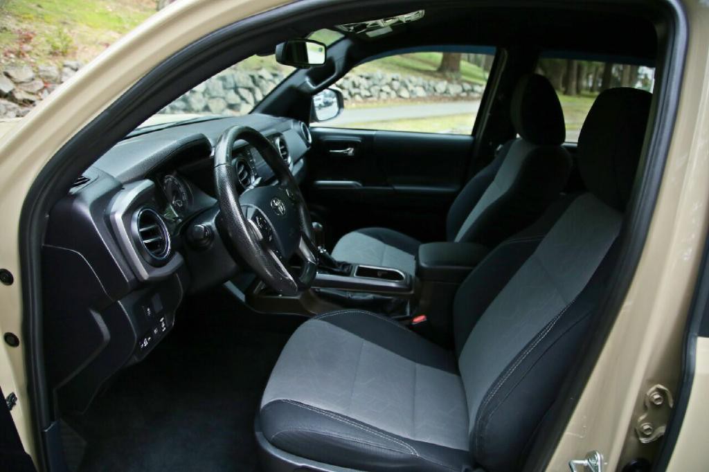 2020 Toyota Tacoma Image 13