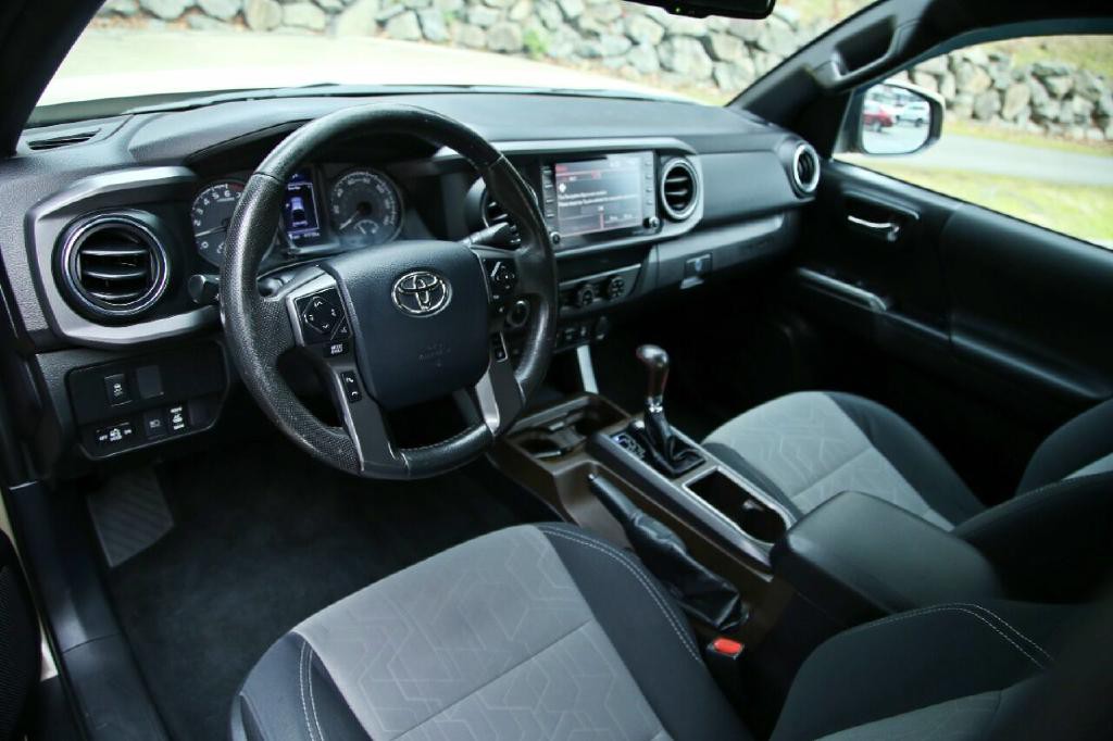 2020 Toyota Tacoma Image 18