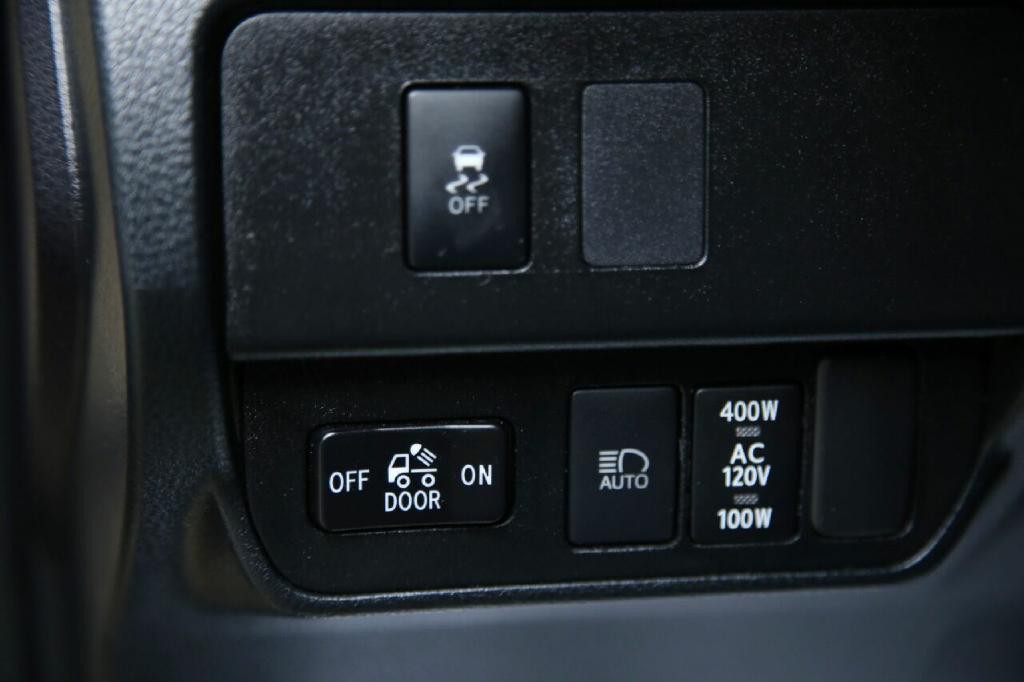 2020 Toyota Tacoma Image 24